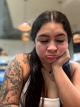 Pretty Isadora online show from January 12, 11:09 pm