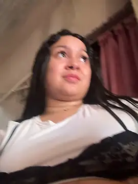 Pretty Isadora online show from April 6, 9:27 pm