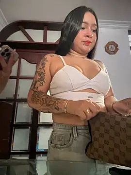 Snapshot of Pretty_Isadora chatting on February 26, 8:58 pm Pretty Isadora online show from February 26, 8:58 pm