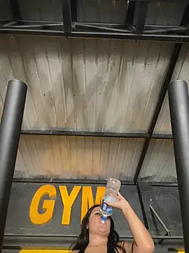 Pretty Isadora online show from February 12, 5:13 pm