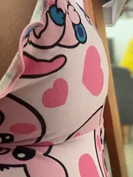 Pretty Isadora online show from April 12, 7:50 pm