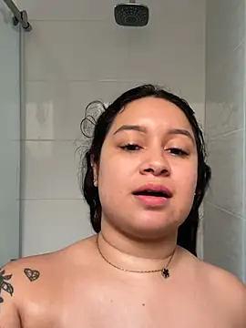 Snapshot of Pretty_Isadora chatting on July 10, 7:47 pm Pretty Isadora online show from July 10, 7:47 pm