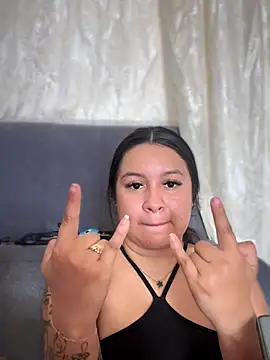 Pretty Isadora online show from November 21, 4:39 pm