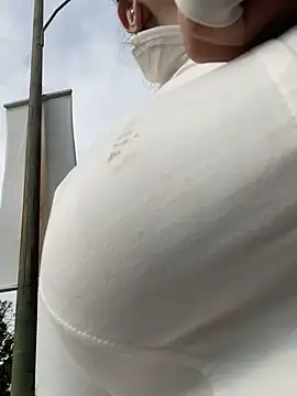 Pretty Isadora online show from February 5, 2:13 pm