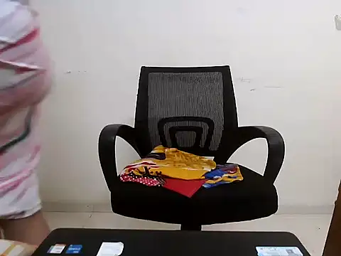 lololips online show from November 15, 9:08 pm