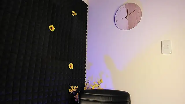 Snapshot of on_tefa chatting on February 9, 8:13 pm on tefa online show from February 9, 8:13 pm