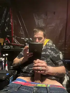 joeycbigcock online show from March 21, 4:06 am