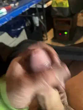 joeycbigcock online show from March 19, 3:52 am