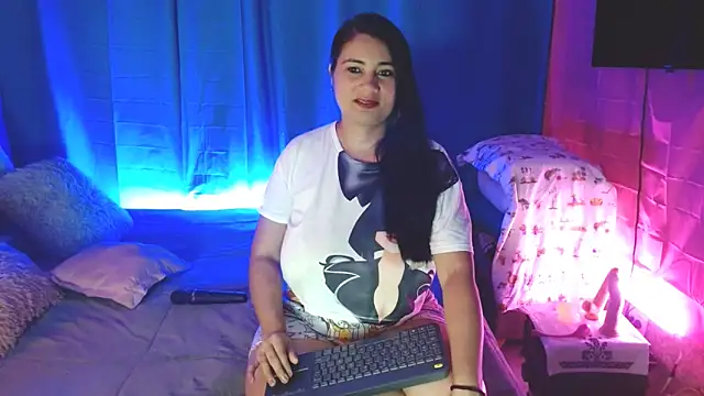 Kerly Lopez online show from December 2, 8:54 pm