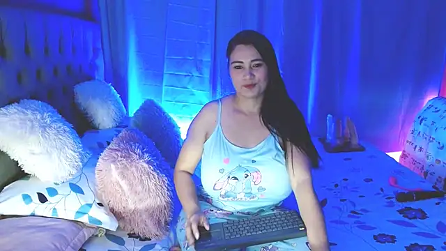 Kerly Lopez online show from February 19, 8:28 pm