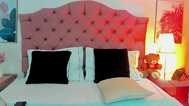 ThyaraJhons online show from April 10, 12:01 pm