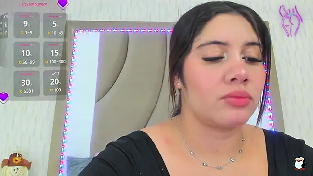 ThyaraJhons online show from October 30, 12:14 pm