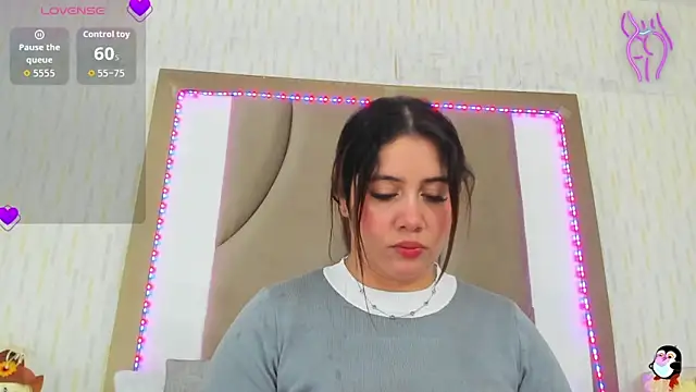 ThyaraJhons online show from October 18, 12:18 pm