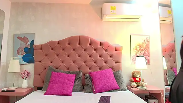 ThyaraJhons online show from March 7, 11:49 am