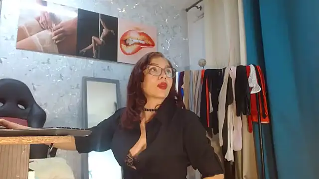 Samantabrown  online show from July 10, 11:21 am