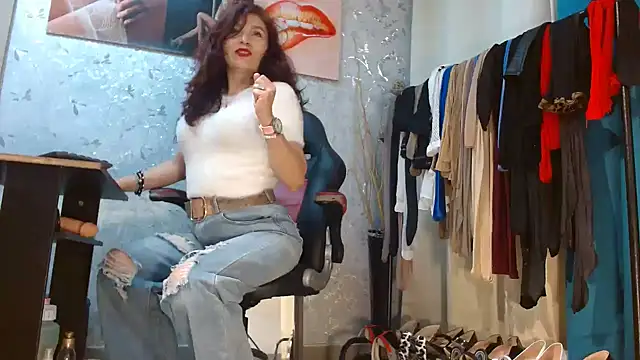 Samantabrown  online show from February 23, 11:22 am