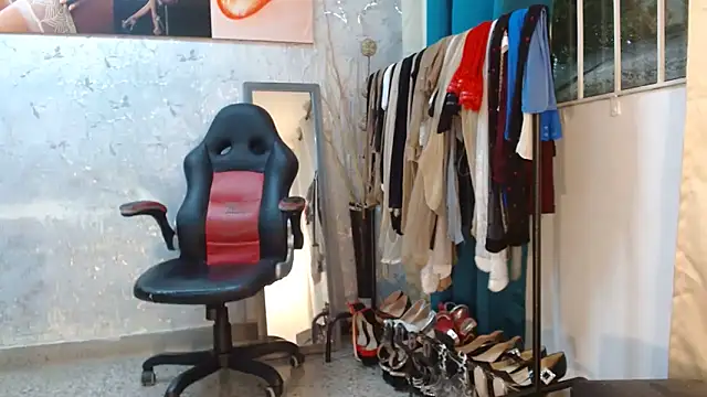 Samantabrown  online show from March 21, 11:14 am