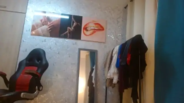 Samantabrown  online show from April 13, 11:14 am