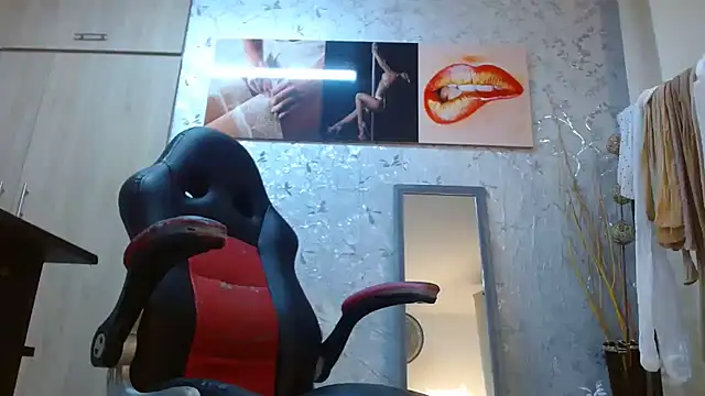 Samantabrown  online show from February 24, 11:11 am