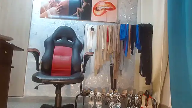 Samantabrown  online show from February 9, 11:08 am