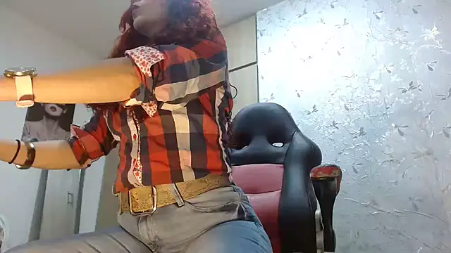 Samantabrown  online show from October 2, 11:35 am