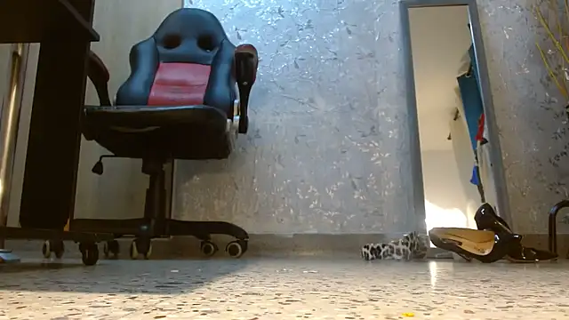 Samantabrown  online show from March 26, 11:19 am