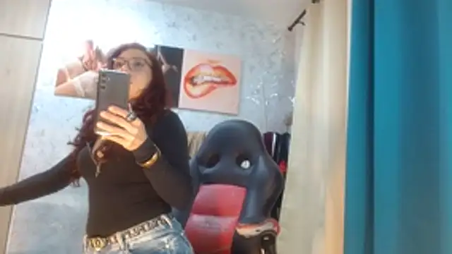 Samantabrown  online show from April 18, 11:12 am