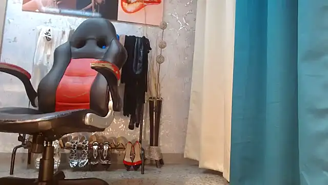 Samantabrown  online show from February 10, 11:20 am