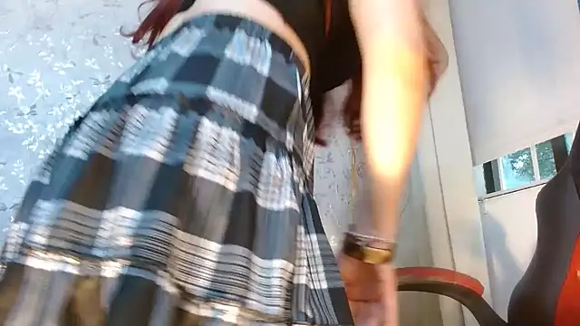 Samantabrown  online show from November 5, 11:35 am