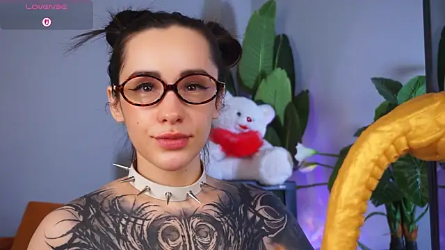 Snapshot of EvaCanton chatting on February 5, 2:18 am EvaCanton online show from February 5, 2:18 am