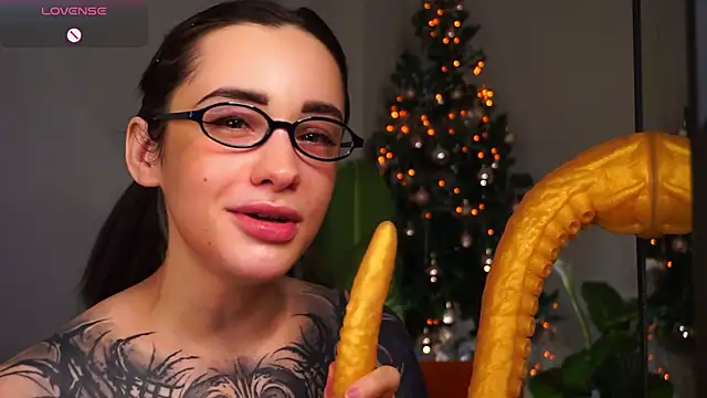 Snapshot of EvaCanton chatting on January 19, 2:26 am EvaCanton online show from January 19, 2:26 am