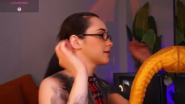 EvaCanton online show from April 9, 2:02 am