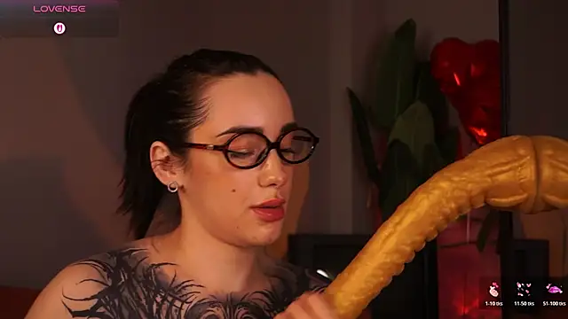 Snapshot of EvaCanton chatting on February 19, 2:08 am EvaCanton online show from February 19, 2:08 am