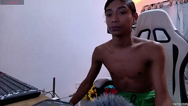 alejo cute online show from October 18, 10:34 pm