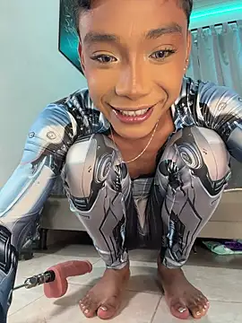Snapshot of alejo_cute chatting on July 8, 1:23 pm alejo cute online show from July 8, 1:23 pm