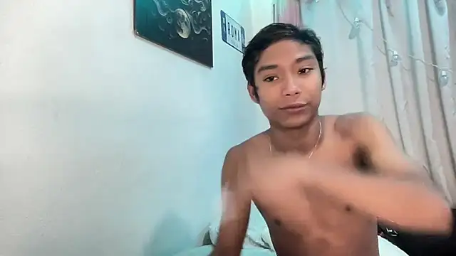 Snapshot of alejo_cute chatting on June 17, 1:21 pm alejo cute online show from June 17, 1:21 pm