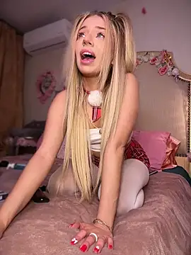 Snapshot of maddisonblush chatting on December 14, 6:13 pm maddisonblush online show from December 14, 6:13 pm