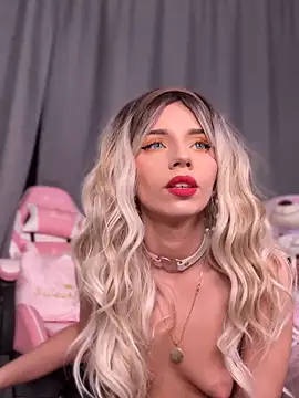 Snapshot of maddisonblush chatting on March 20, 9:13 pm maddisonblush online show from March 20, 9:13 pm