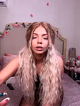 Snapshot of maddisonblush chatting on September 29, 4:56 pm maddisonblush online show from September 29, 4:56 pm