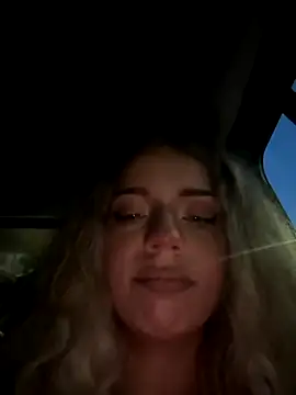 Snapshot of maddisonblush chatting on September 23, 4:36 pm maddisonblush online show from September 23, 4:36 pm