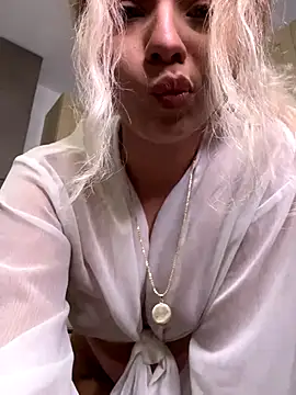 Snapshot of maddisonblush chatting on October 7, 7:48 pm maddisonblush online show from October 7, 7:48 pm