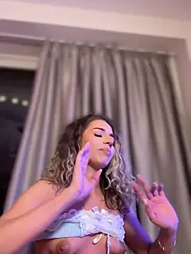 Snapshot of maddisonblush chatting on January 25, 9:46 pm maddisonblush online show from January 25, 9:46 pm