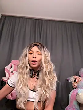 Snapshot of maddisonblush chatting on March 20, 6:09 pm maddisonblush online show from March 20, 6:09 pm