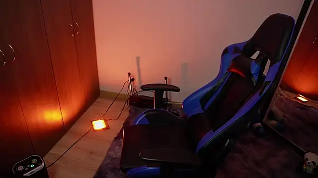 tay ler3 online show from December 19, 11:18 pm