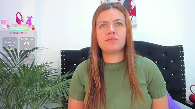 Snapshot of Alexandra_Torress chatting on July 1, 12:27 pm Alexandra Torress online show from July 1, 12:27 pm