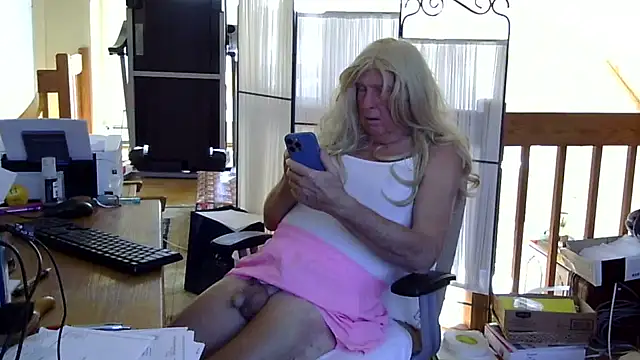 Snapshot of loreleia chatting on November 24, 6:52 pm loreleia online show from November 24, 6:52 pm