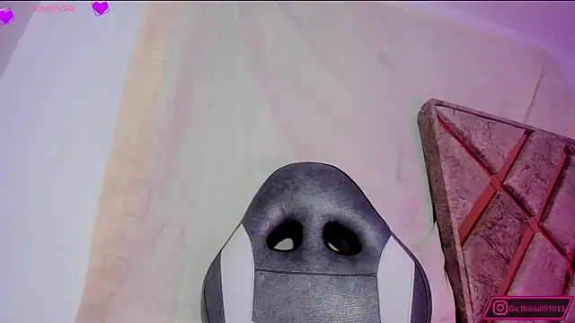 ga briela1 online show from March 6, 6:08 am