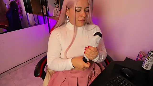 Amy hoy69 online show from October 18, 11:18 pm