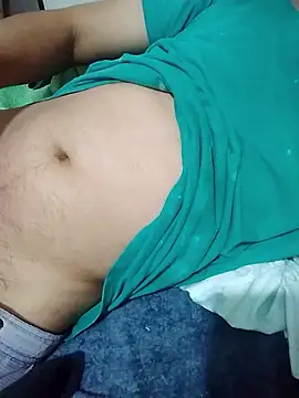 Snapshot of thiagop1050 chatting on September 29, 6:42 am thiagop1050 online show from September 29, 6:42 am