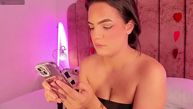 IsabellaGrey19 online show from February 14, 7:47 pm